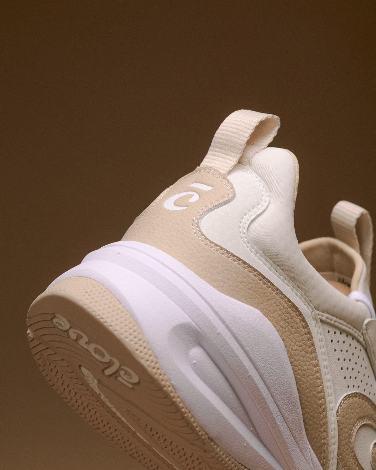 Men's Strada Shoes White / Vintage Tan