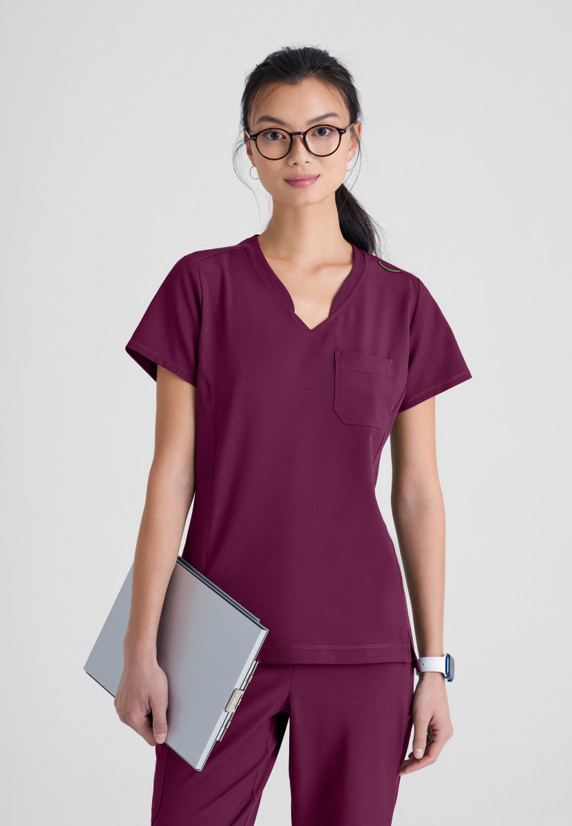 Greys Anatomy Evolve GSST181 Sway Tuck-In Scrub Top Wine